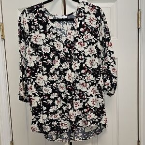fun 2 fun Black Floral V-Neck Blouse with White & Red Accents